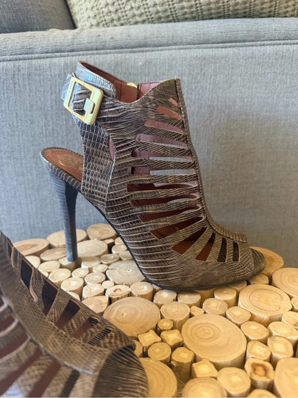 Vince Camuto Aphrodite snakeskin ankle size 7 1/2
